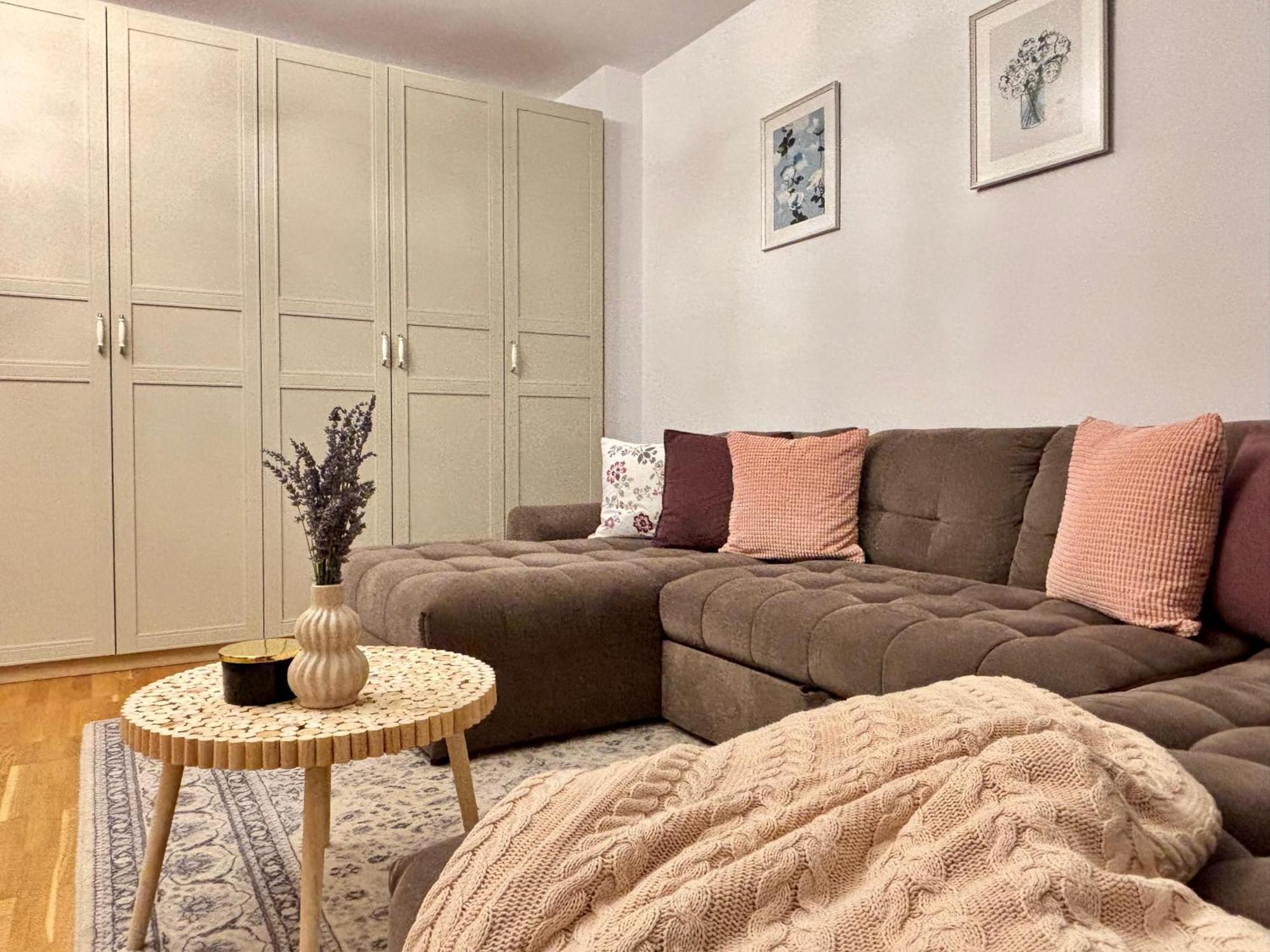 Apartament No 902 Circului Park Tower Bucureşti